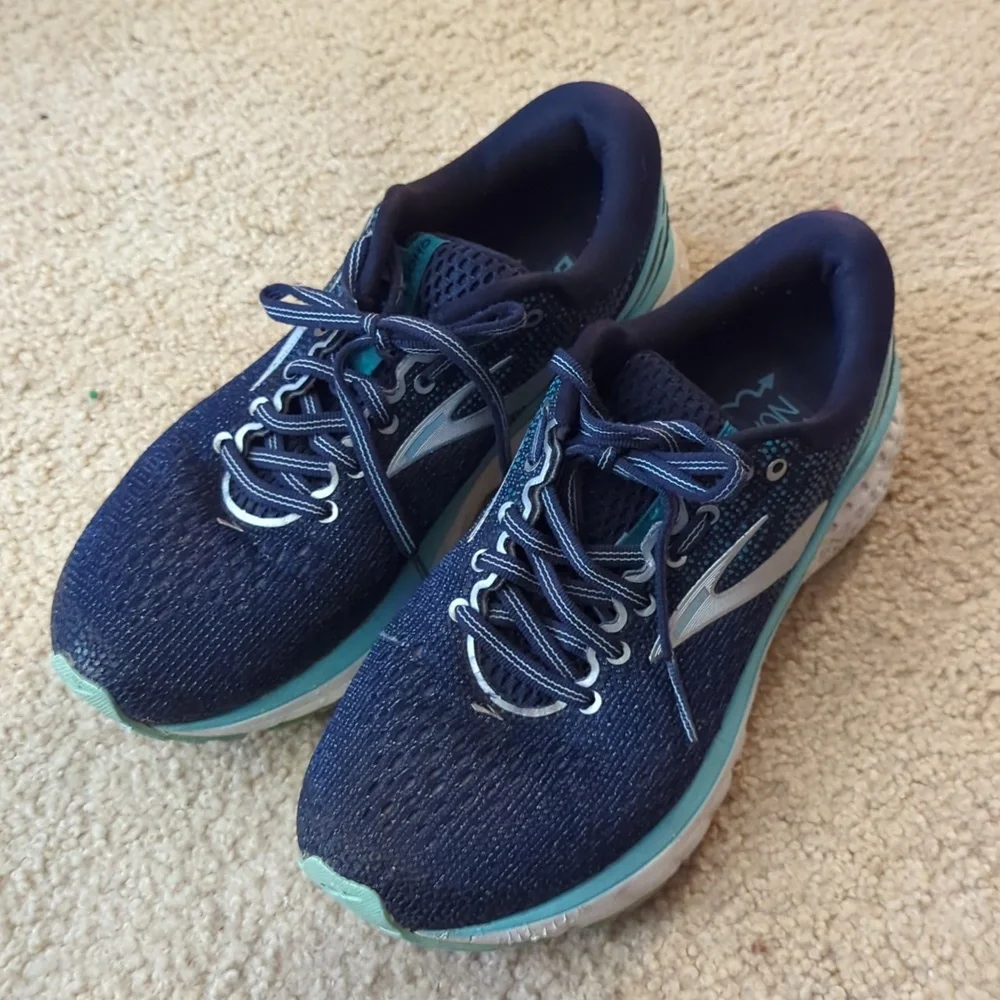 Brooks Blue Ghost Athletic Running Workout Tennis Shoes Size 8